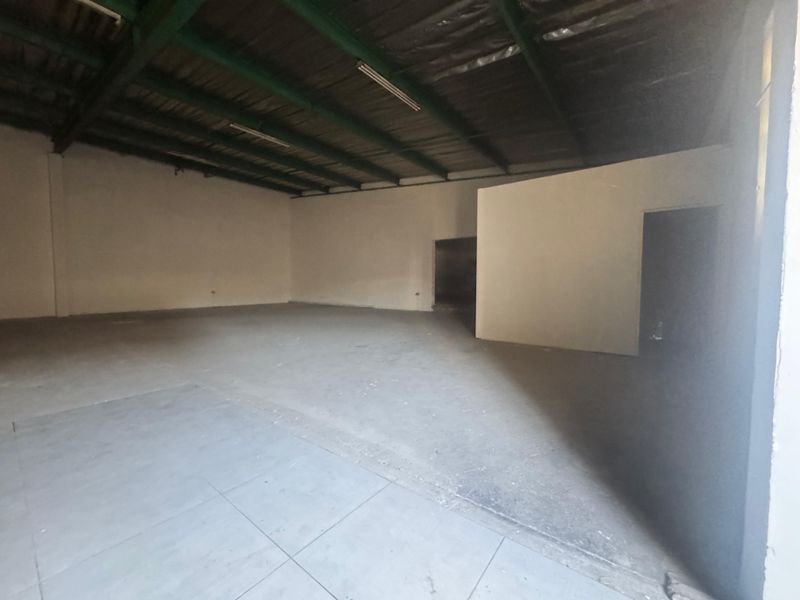 Prime Warehouse Space Available to Let. - Photo 5