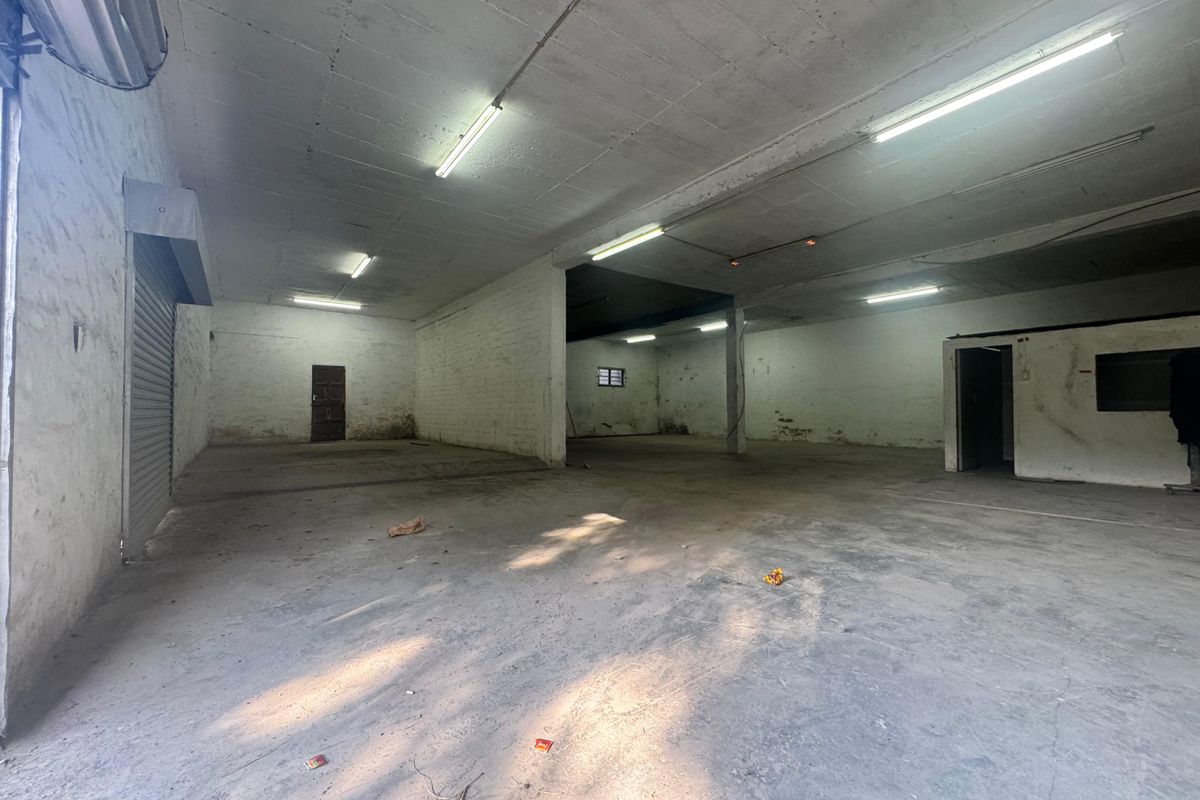 Prime Warehouse Space Available to Let. - Photo 4