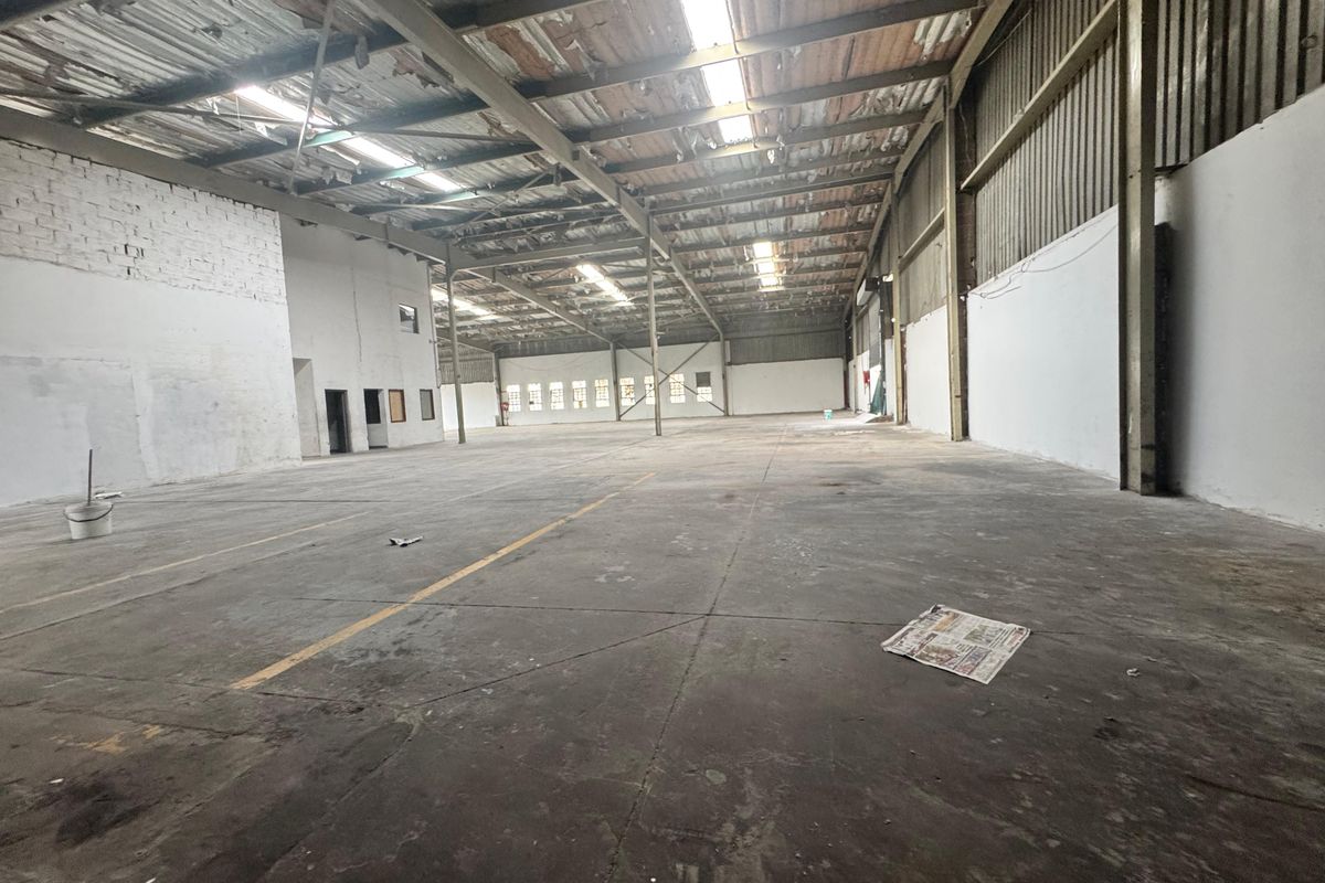 Prime Warehouse Space Available to Let. - Photo 2