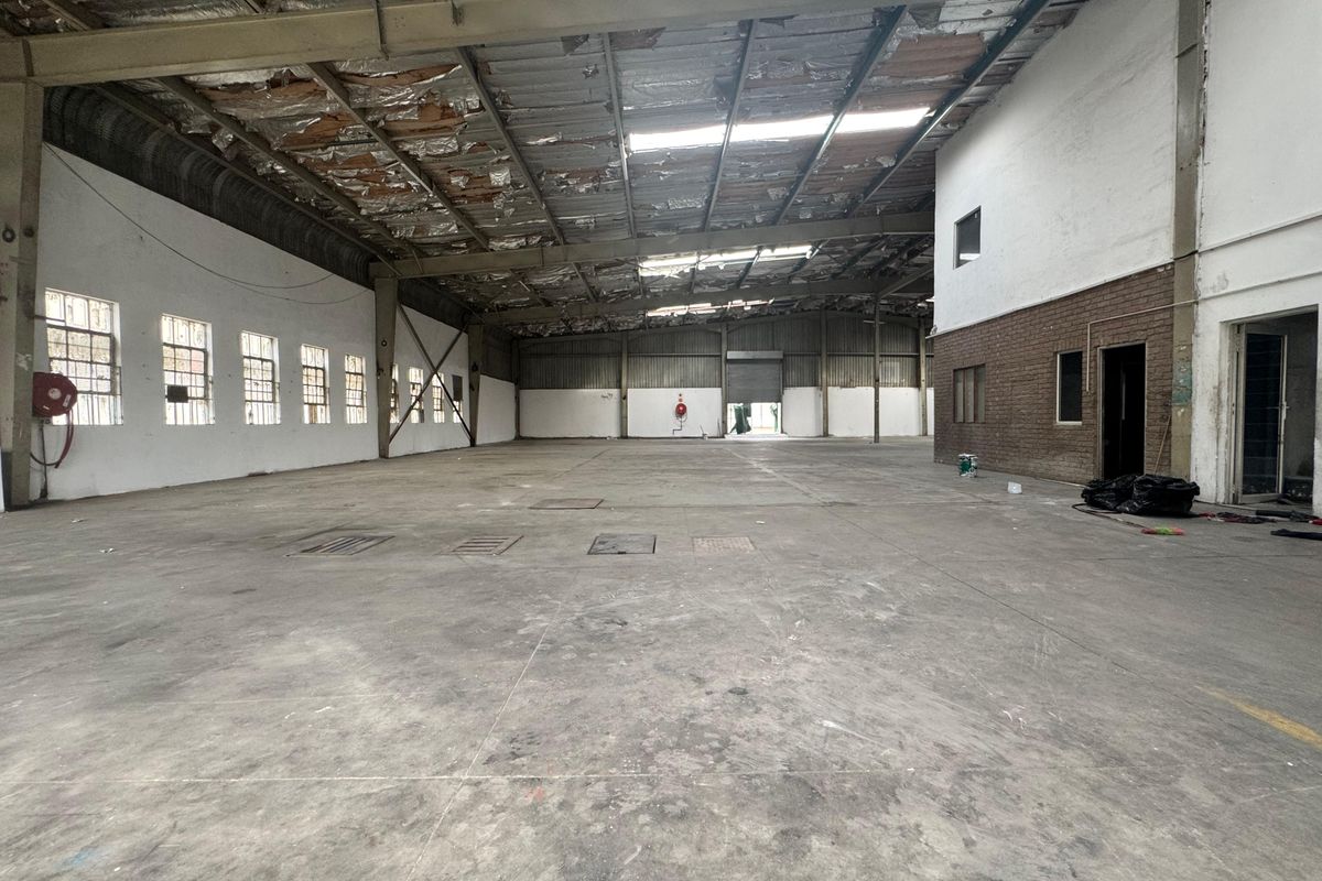 Prime Warehouse Space Available to Let. - Photo 3