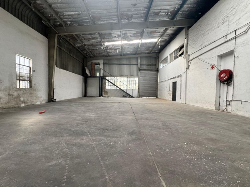 Prime Warehouse Space Available to Let. - Photo 7