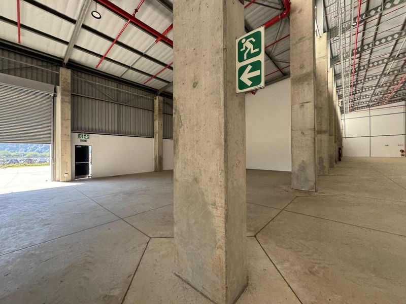 Industrial warehouse to let in cornubia for manufacturing , - Photo 9