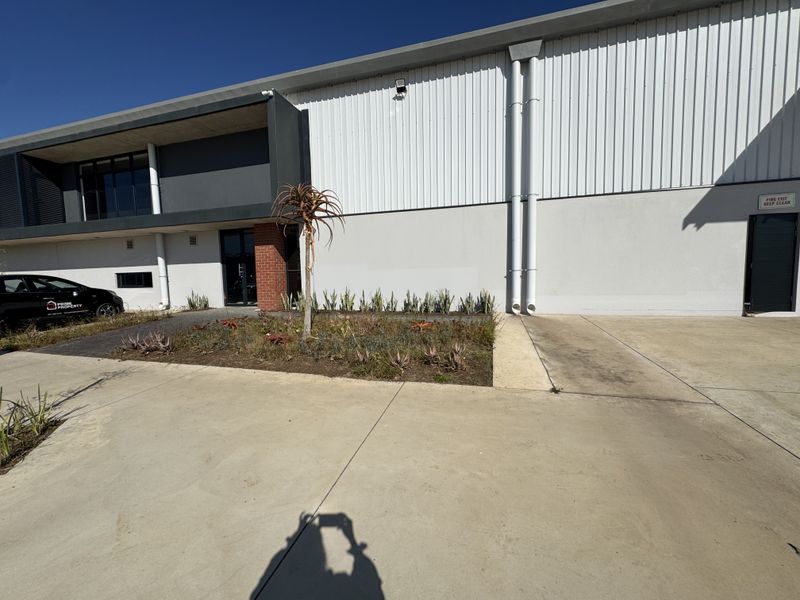 Industrial warehouse to let in cornubia for manufacturing , - Photo 8