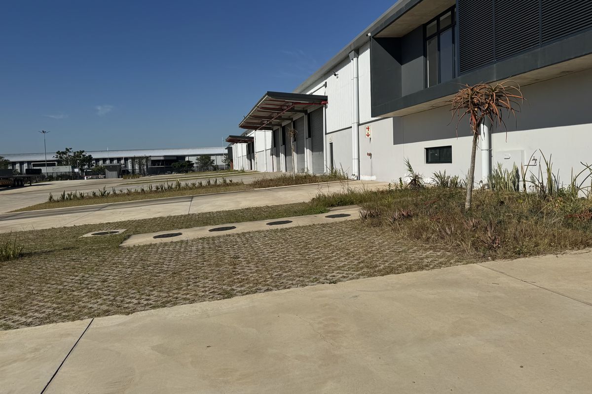 Industrial warehouse to let in cornubia for manufacturing , - Photo 4