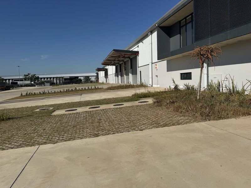 Industrial warehouse to let in cornubia for manufacturing , - Photo 4