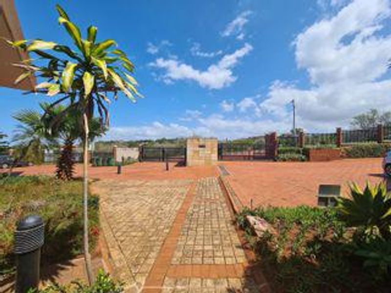 Prime Office Unit For Sale In La Lucia. - Photo 2