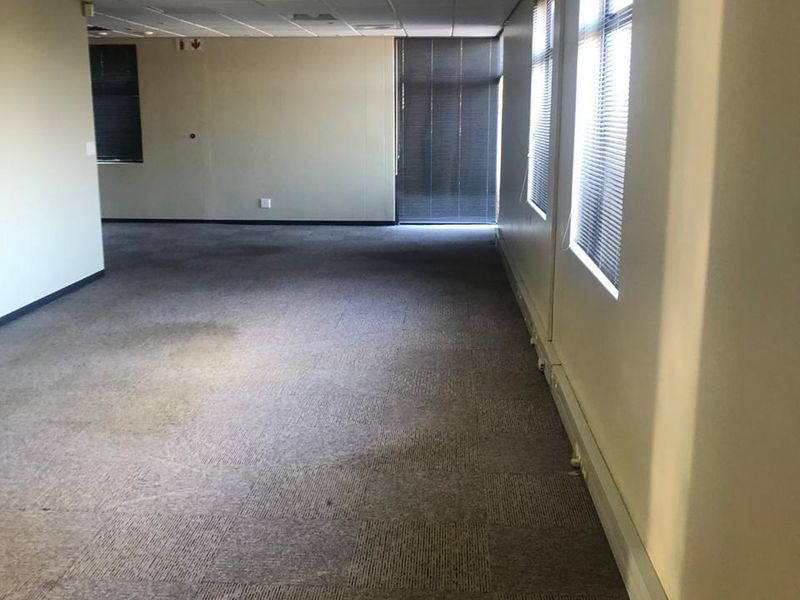 Prime Office Unit For Sale In La Lucia. - Photo 7