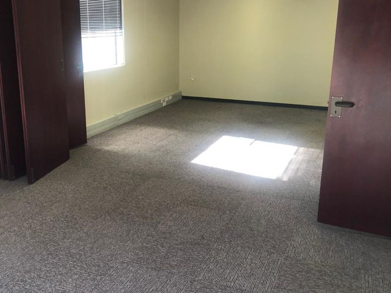 Prime Office Unit For Sale In La Lucia. - Photo 6