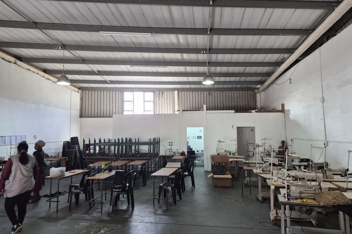 UPPER FLOOR MINI FACTORY TO LET IN PHOENIX INDUSTRIAL PARK - Photo 4