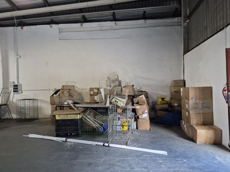 UPPER FLOOR MINI FACTORY TO LET IN PHOENIX INDUSTRIAL PARK - Photo 8