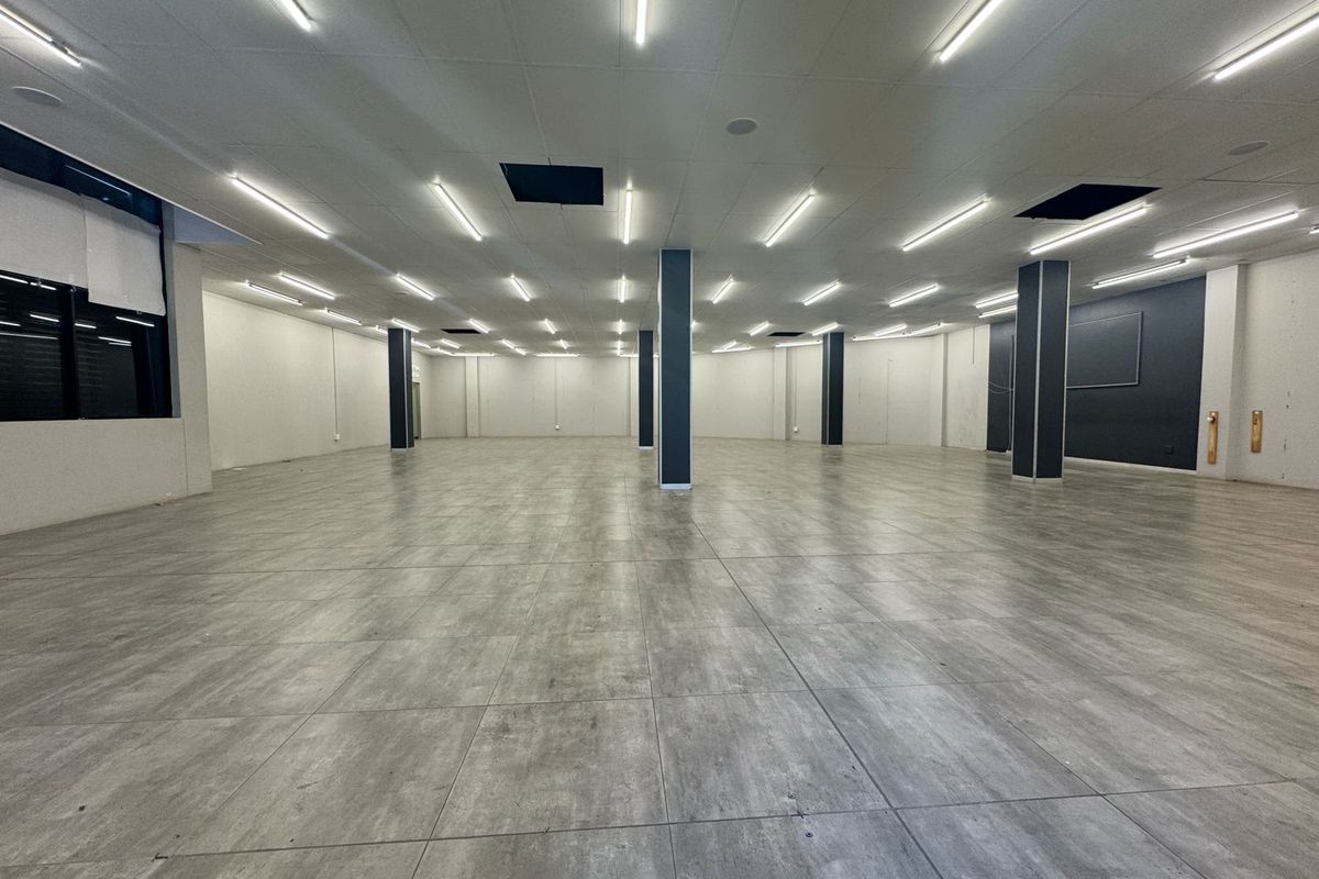 Prime 400 sqm Ground Floor Retail Space Available at The Waterloo Crest Mall. - Photo 2
