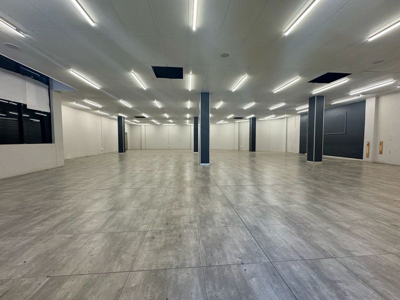 Prime 400 sqm Ground Floor Retail Space Available at The Waterloo Crest Mall. - Photo 2