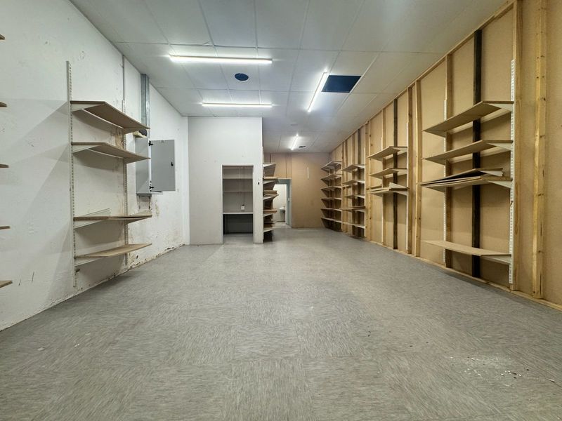 Prime 400 sqm Ground Floor Retail Space Available at The Waterloo Crest Mall. - Photo 8