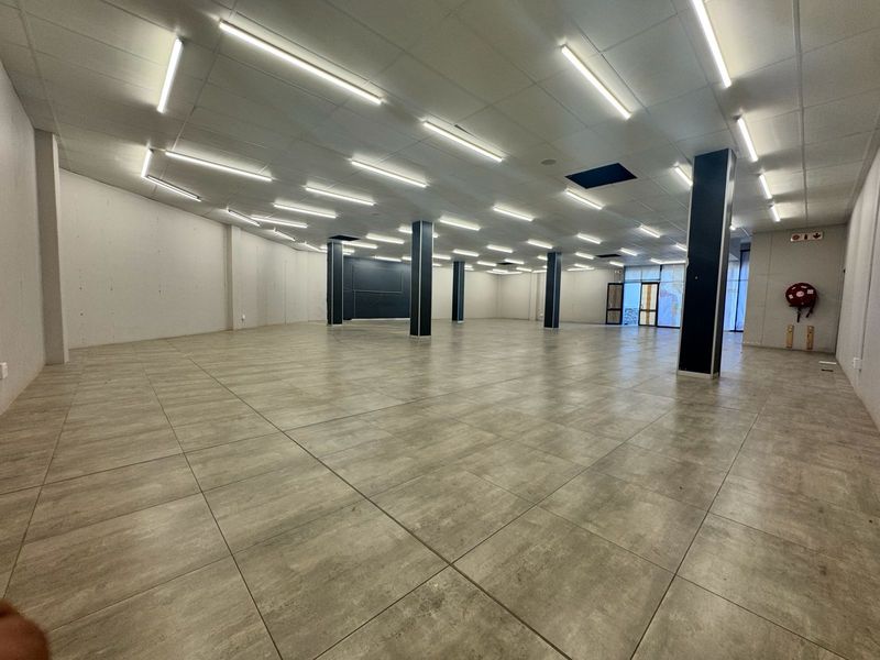 Prime 400 sqm Ground Floor Retail Space Available at The Waterloo Crest Mall. - Photo 6