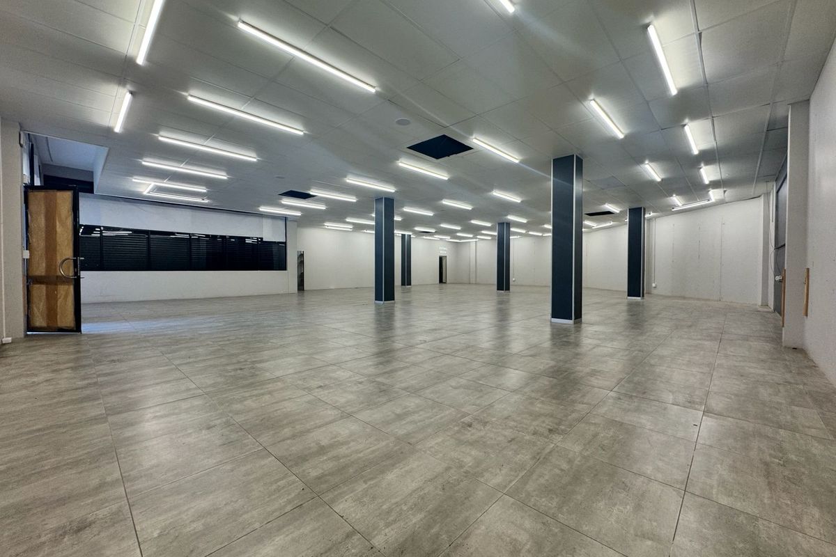 Prime 400 sqm Ground Floor Retail Space Available at The Waterloo Crest Mall. - Photo 3