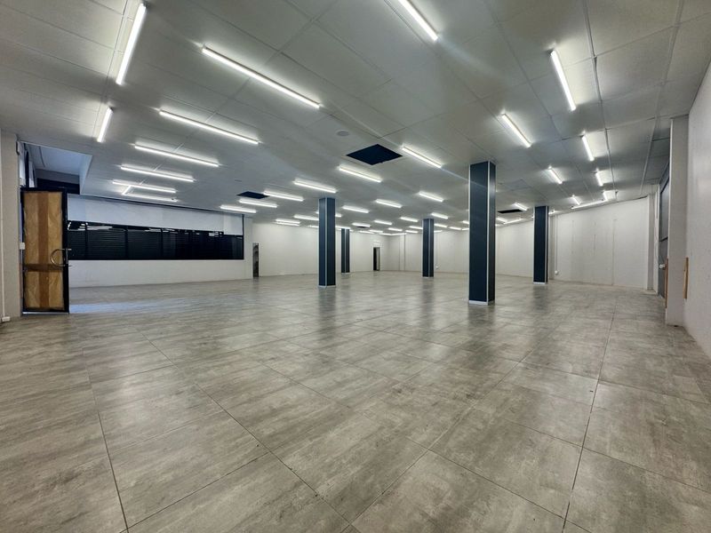 Prime 400 sqm Ground Floor Retail Space Available at The Waterloo Crest Mall. - Photo 3