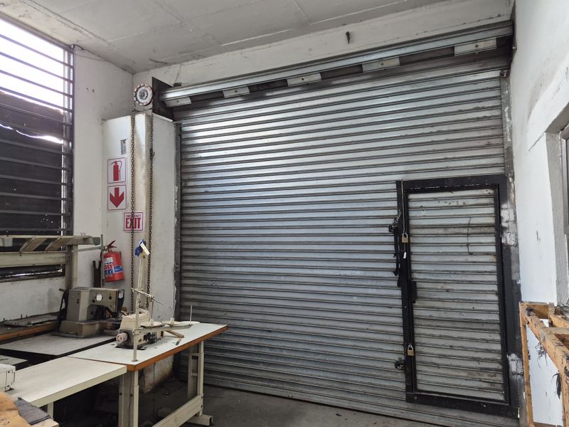 350m2 BASEMENT TO LET IN PHOENIX INDUSTRIAL PARK - Photo 5