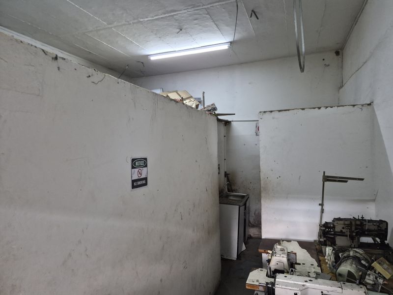 350m2 BASEMENT TO LET IN PHOENIX INDUSTRIAL PARK - Photo 7