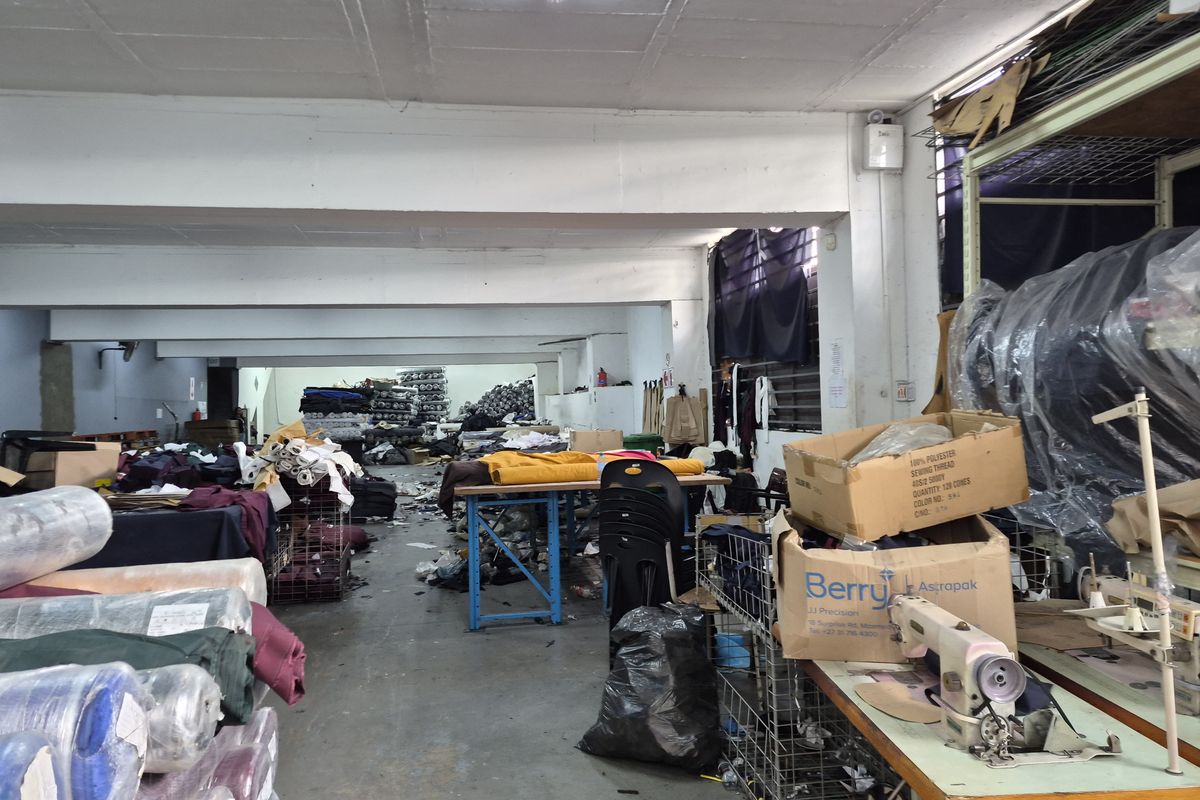 350m2 BASEMENT TO LET IN PHOENIX INDUSTRIAL PARK - Photo 3