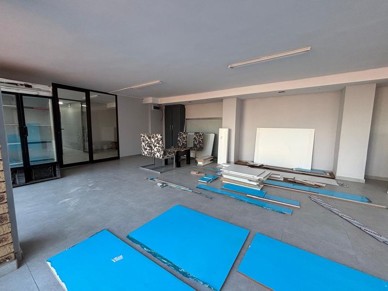 60 m2 Commercial space to Let in Umhlanga. - Photo 2