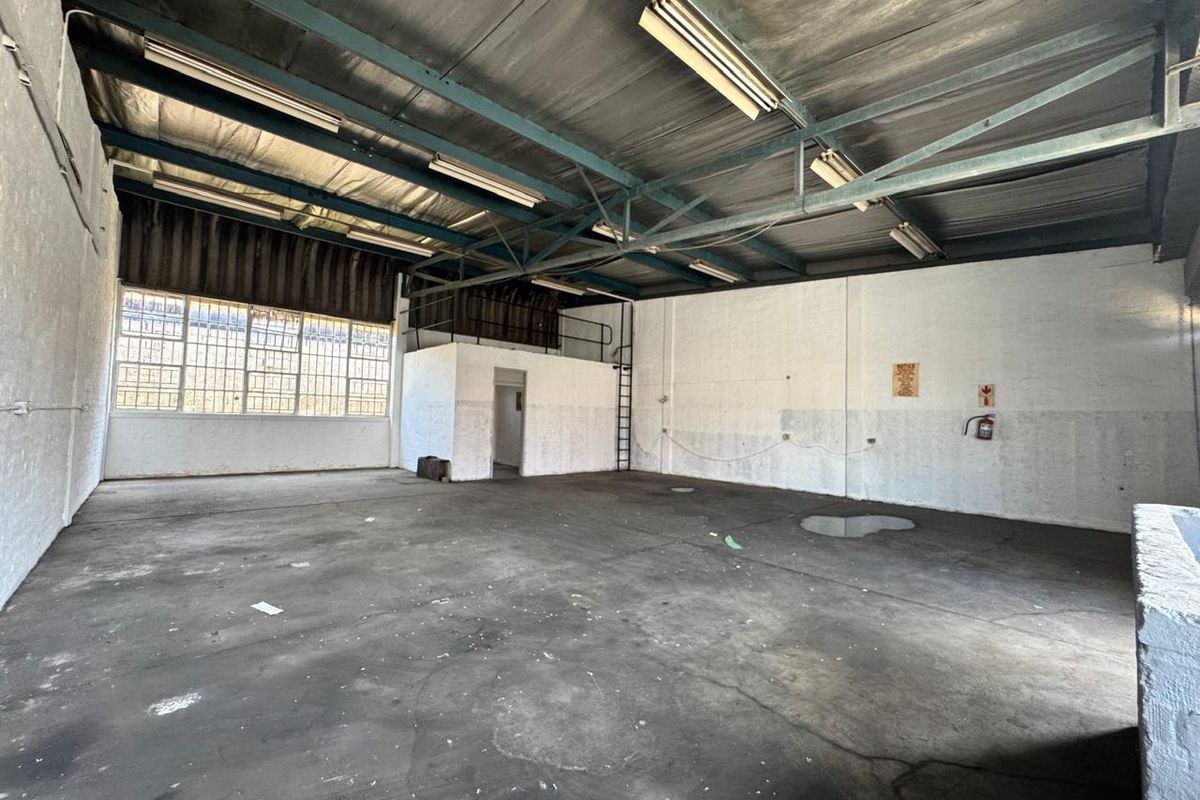 Prime 150 sqm Warehouse Space Available To Let. - Photo 3