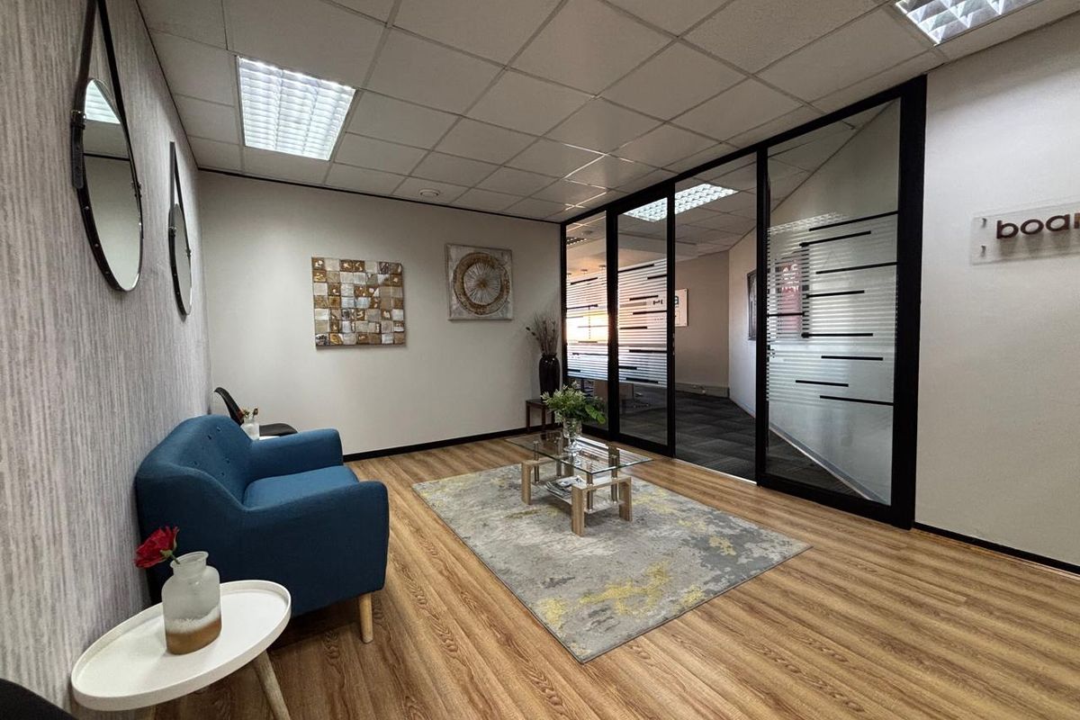 Commercial Property To Let in La Lucia Ridge. - Photo 3