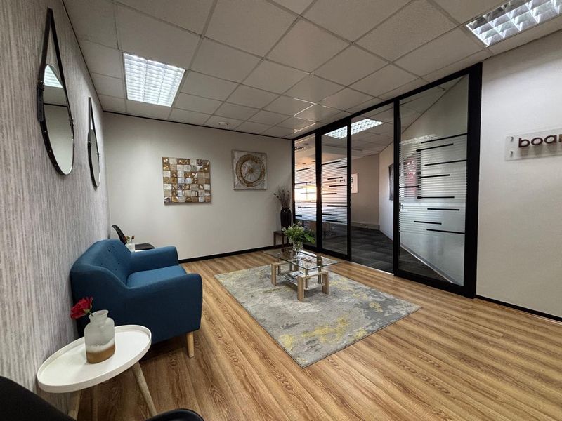 Commercial Property To Let in La Lucia Ridge. - Photo 3