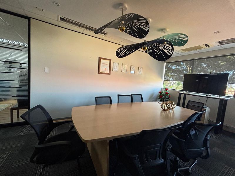 Commercial Property To Let in La Lucia Ridge. - Photo 6