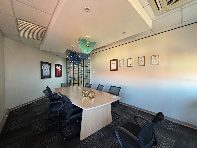 Commercial Property To Let in La Lucia Ridge. - Photo 5
