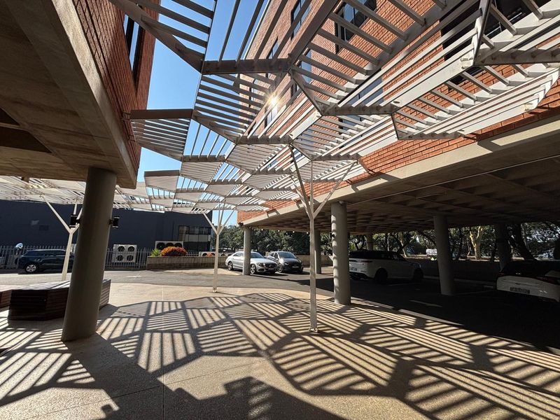 Commercial Property Available to Let in Umhlanga Ridge. - Photo 1