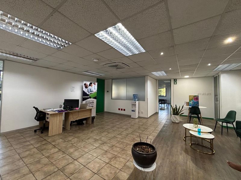 Commercial Property Available to Let in Umhlanga Ridge. - Photo 5