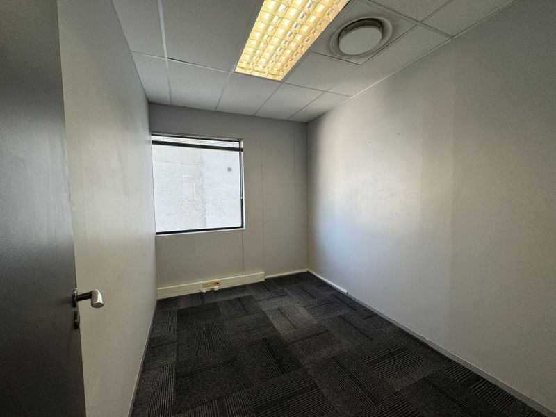 spacious office space to rent in umhlanga somerset park - Photo 9