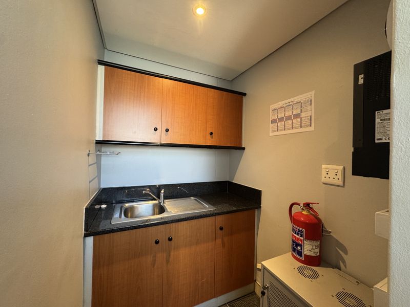 spacious office space to rent in umhlanga somerset park - Photo 7
