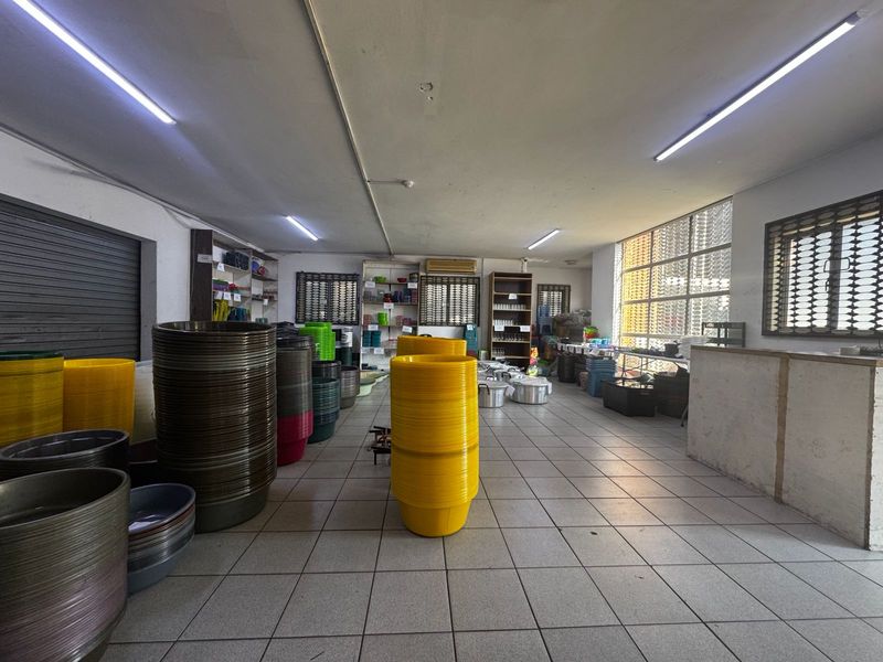Prime Warehouse for Rent in Phoenix Industrial. - Photo 2