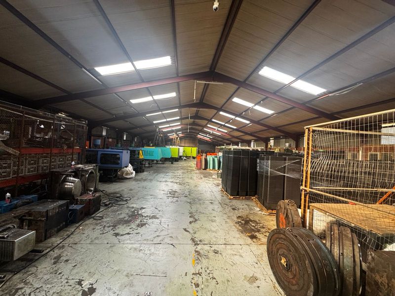 Prime Warehouse for Rent in Phoenix Industrial. - Photo 10