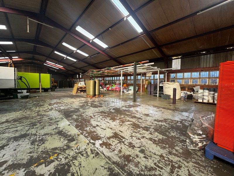 Prime Warehouse for Rent in Phoenix Industrial. - Photo 9