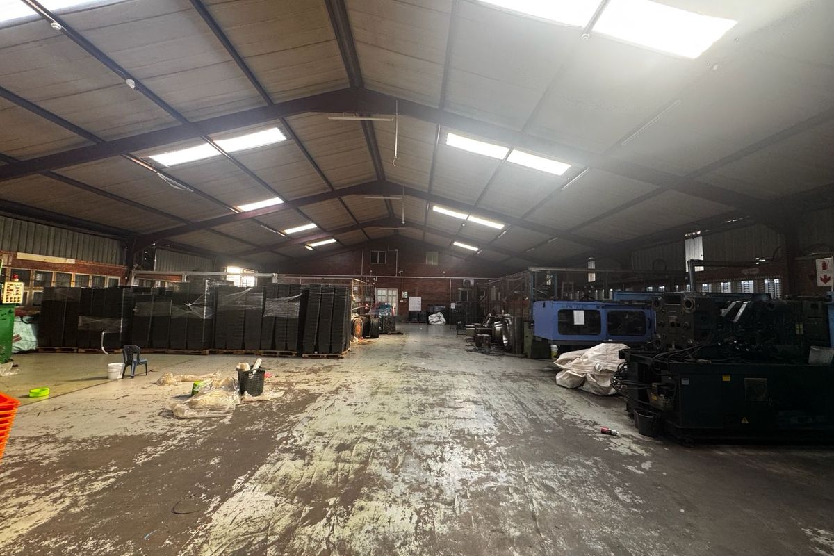 Prime Warehouse for Rent in Phoenix Industrial. - Photo 3