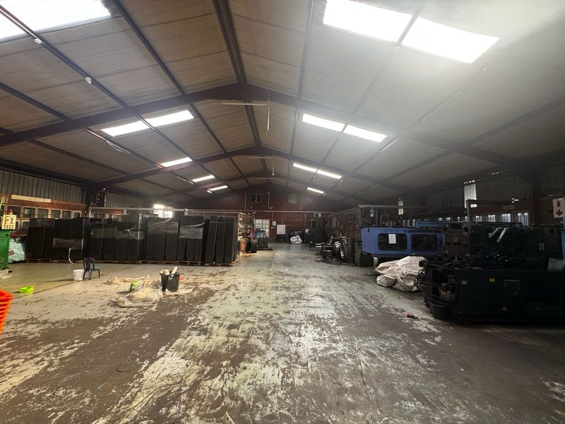 Prime Warehouse for Rent in Phoenix Industrial. - Photo 3