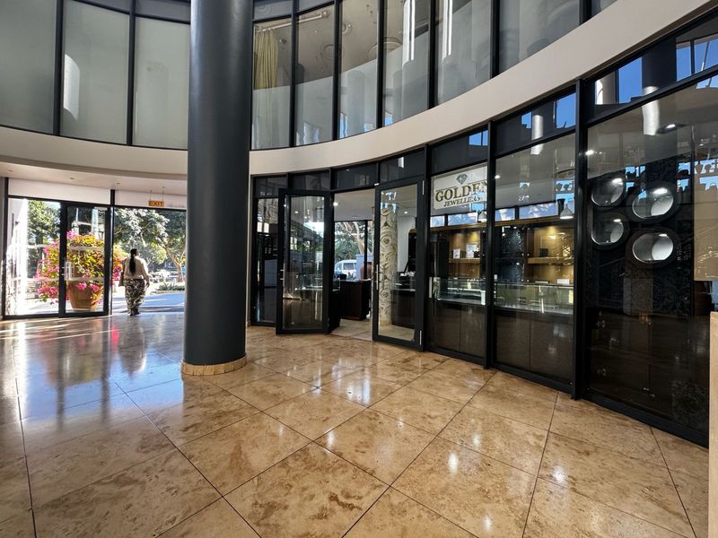Premium Business Space To Let at Protea Hotel Fire & Ice! - Photo 1