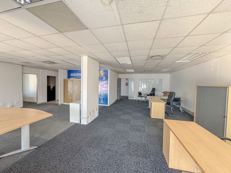 Commercial Space Available in Umhlanga Millennium Towers. - Photo 9