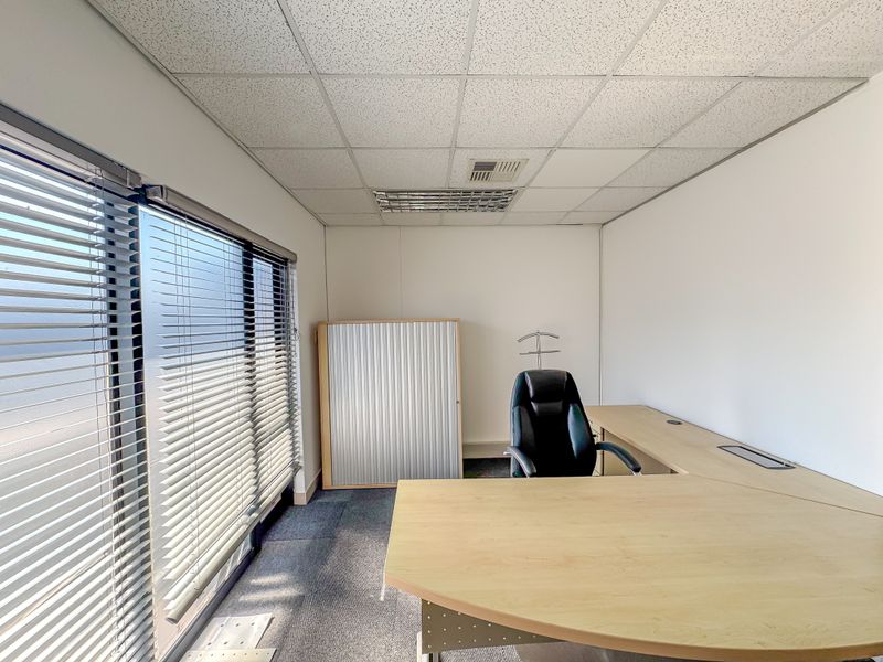 Commercial Space Available in Umhlanga Millennium Towers. - Photo 3