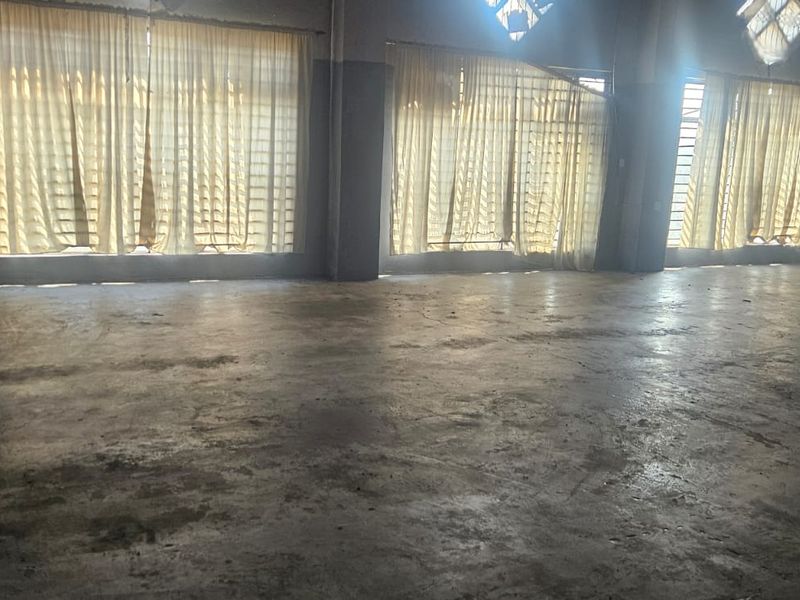 Prime Property Presents Phoenix industrial Warehouse office for rent - Photo 3
