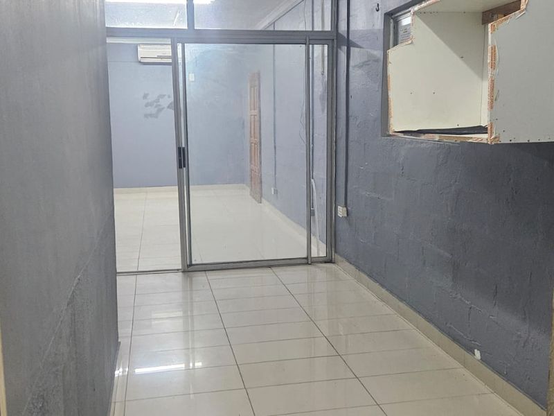 Prime Property Presents Phoenix industrial Warehouse office for rent - Photo 8