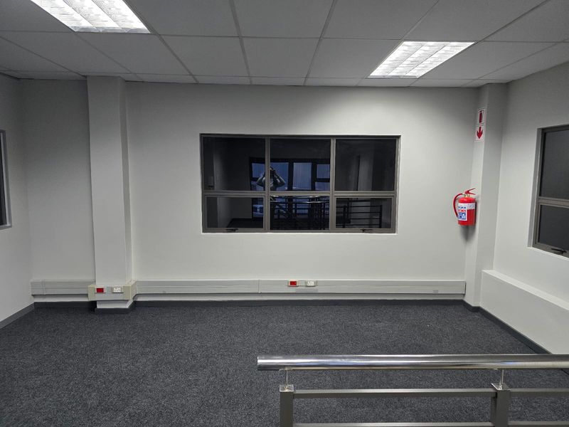 Premium 379m2 Industrial Unit To Let in Riverhorse Valley - Photo 3