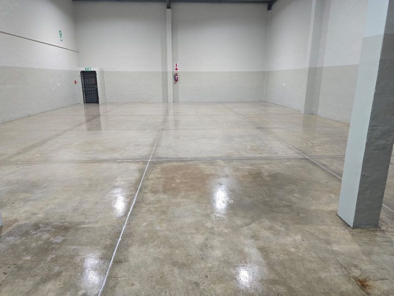 Premium 379m2 Industrial Unit To Let in Riverhorse Valley - Photo 2