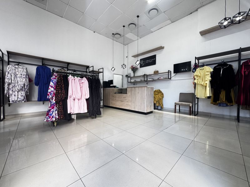 Retail Outlet To Let in Umhlanga - Photo 3