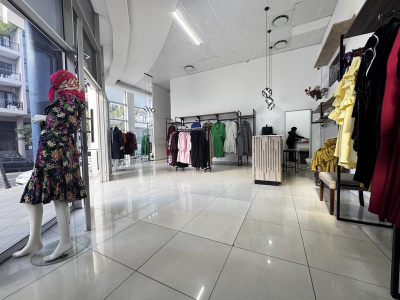 Retail Outlet To Let in Umhlanga - Photo 2