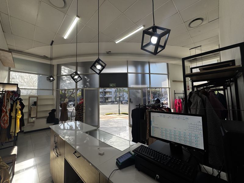 Retail Outlet To Let in Umhlanga - Photo 9