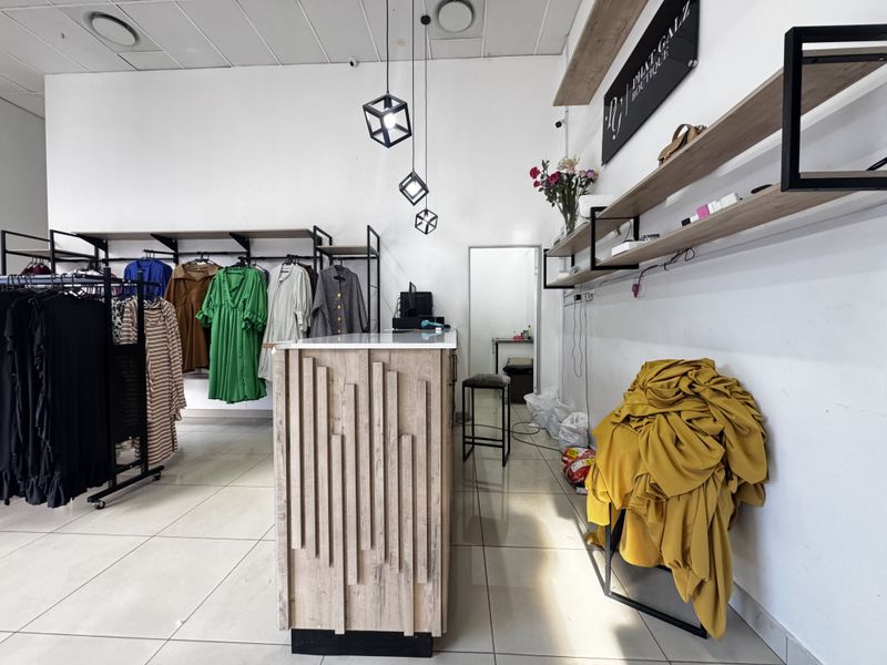 Retail Outlet To Let in Umhlanga - Photo 5