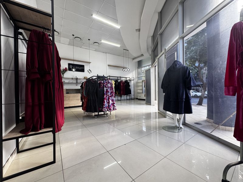 Retail Outlet To Let in Umhlanga - Photo 4